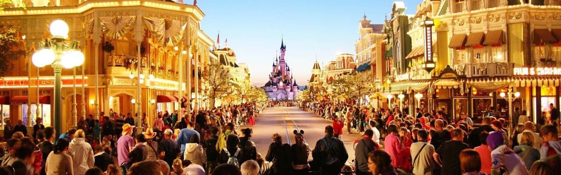 Magia rodzinna w Disneyland Paris: hotel z biletem do parku